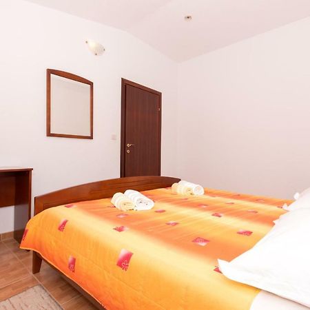 Apartments Fumija 特罗吉尔 外观 照片